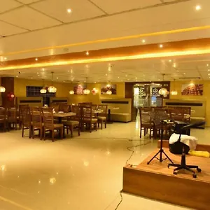 treebo-golden-castle.mysorehotels.org/