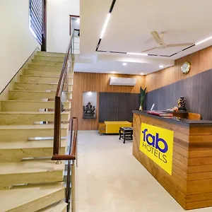 rr-gurgaon.top-gurgaonhotels.com/